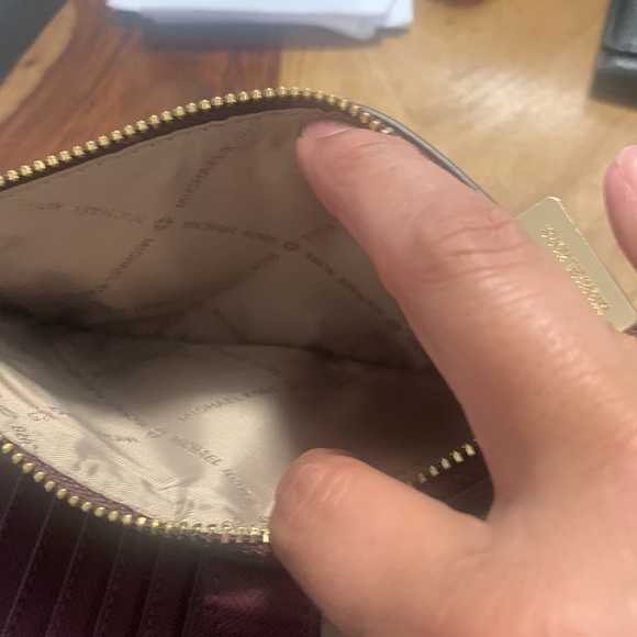 Safiano Leather wine Michael Kors Leather Phone Wristlet. Removable holder - Picture 4 of 6